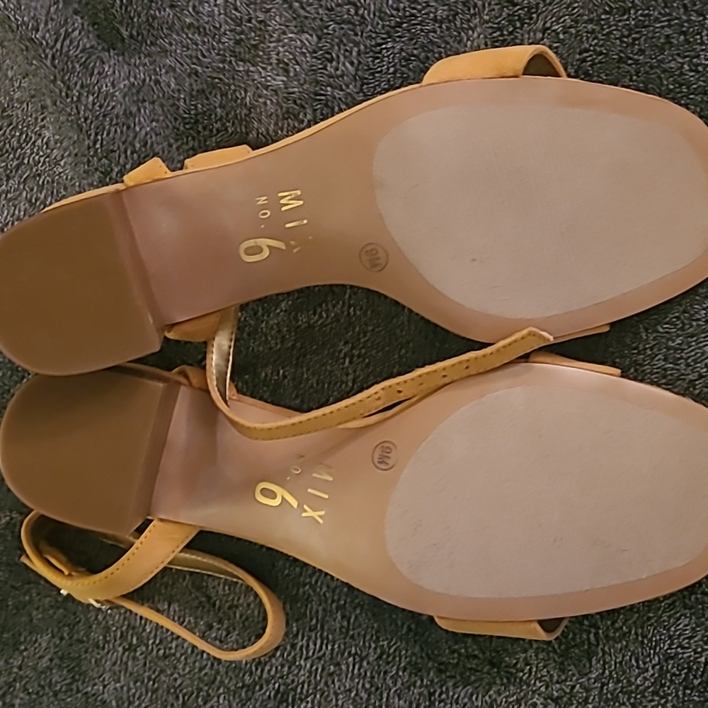 Mustard yellow heel sandals size 9 NWOT - Picture 2 of 6